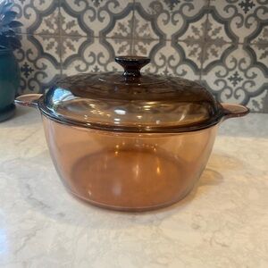 RARE FIND! VINTAGE LARGE PYREX VISIONS AMBER DUTCH OVEN WITH LID- 1990s 4.5L
